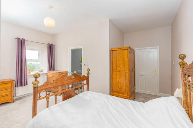 5 bed Barn Conversion for sale Image 9