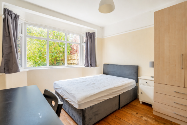 4 bed Semi-Detached for sale Image 8