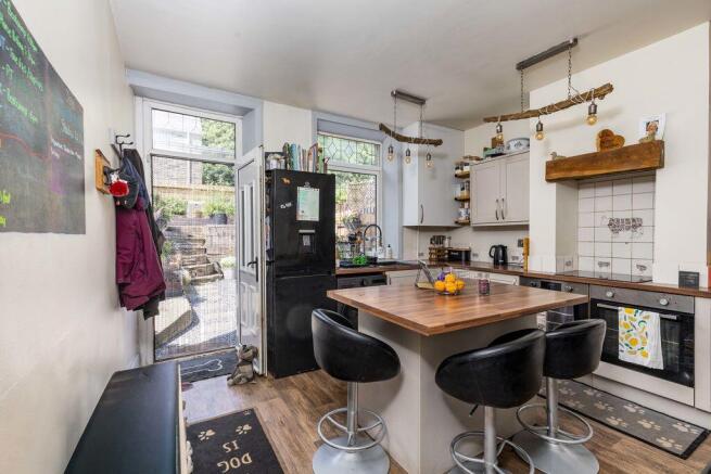 1 Priors Terrace, Stainland Road, Stainland HX4 9HG photo 4