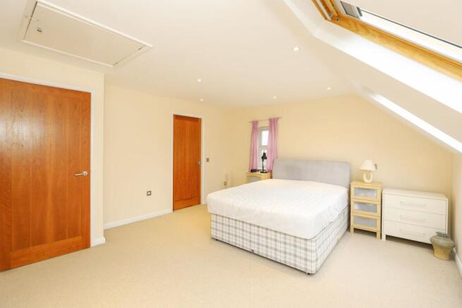 2 bed Flat for sale Image 9
