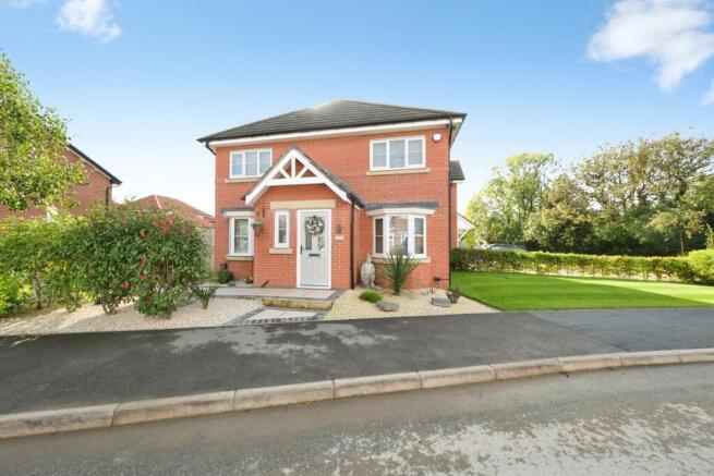 3-bed semi-detached on Nether View, Bolsover, Chesterfield, £280,000