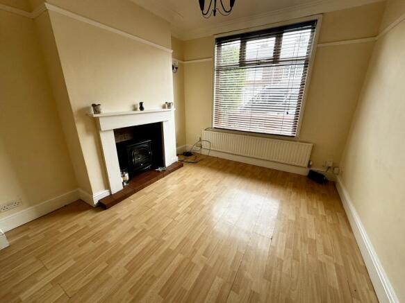 3 bed Terraced to rent Image 5