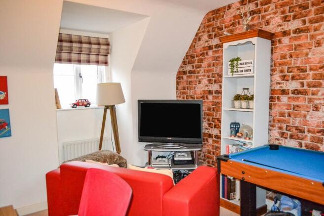 Games Room / Additional bedroom 