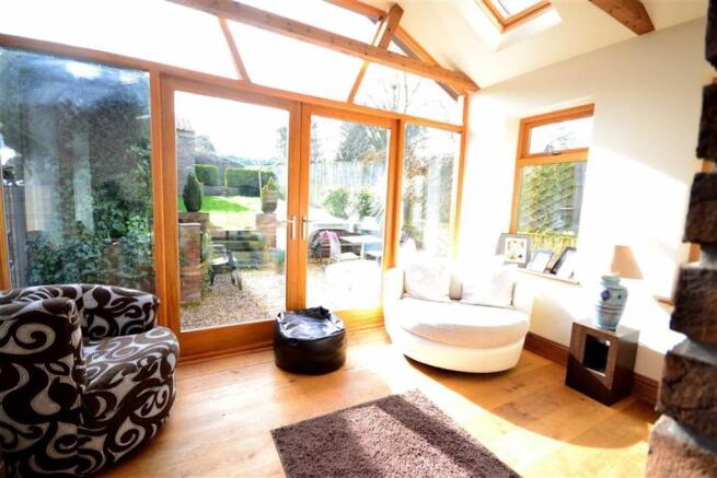 GARDEN ROOM