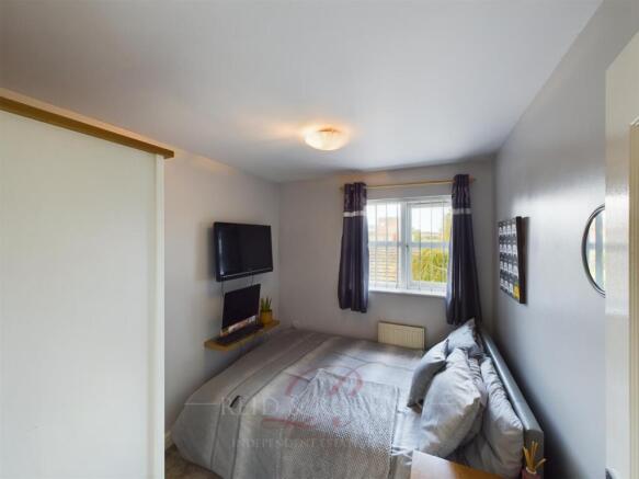 CAM03999G0-PR0014-STILL018.jpg
