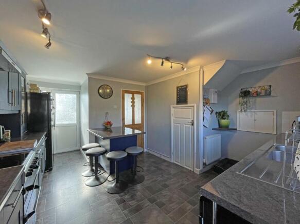 Inchkeith Road 29 - KItchen 4.jpg