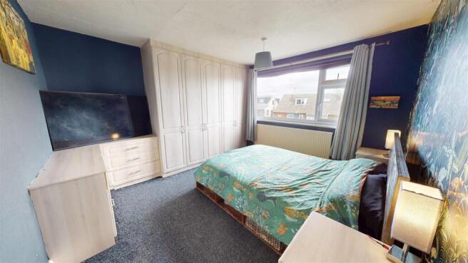 4 bed Semi-Detached for sale Image 12