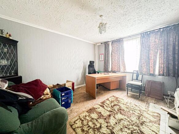 Stamfordham Drive, Liverpool, L19 photo 4