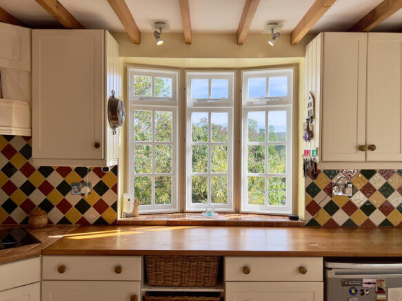 IDYLLIC THATCHED COTTAGE IN APPROXIMATELY ¾ OF AN ACRE - Hilltop Lane, Kilve, Somerset photo 4