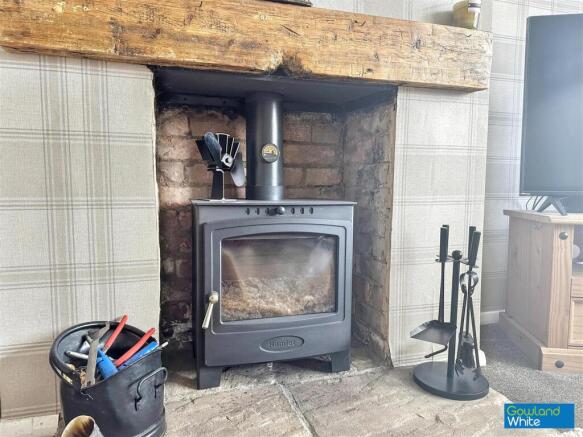 4 bed Semi-Detached for sale Image 4