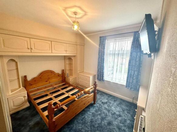 2 bed House to rent Image 4