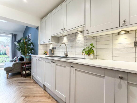 3 bed Semi-Detached for sale Image 9