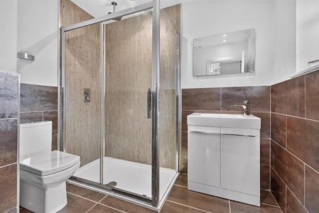 4 bed Detached for sale Image 10