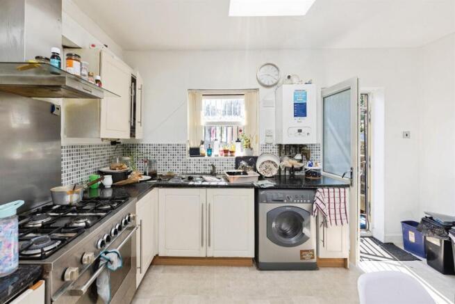 4 bed Terraced for sale Image 6