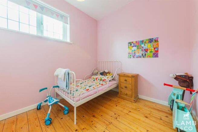BEDROOM 4: