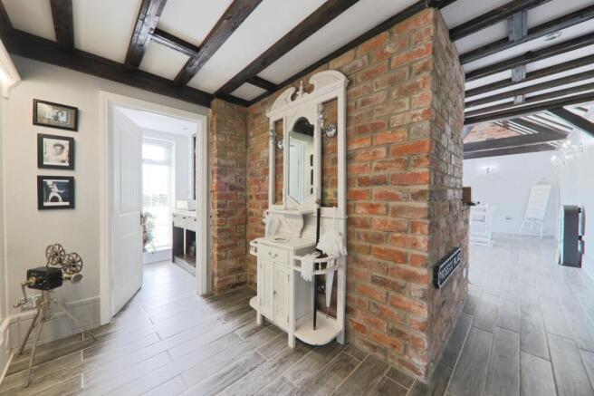 4 bed Barn Conversion for sale Image 10