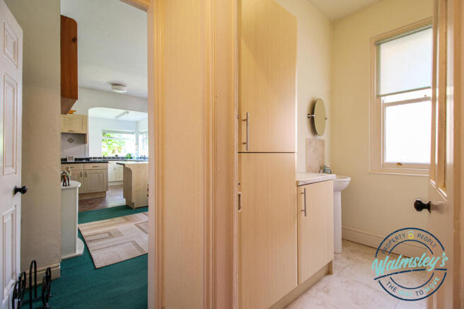 Utility/cloakroom