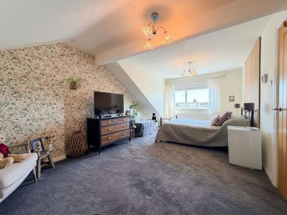 3 bed Semi-Detached for sale Image 10