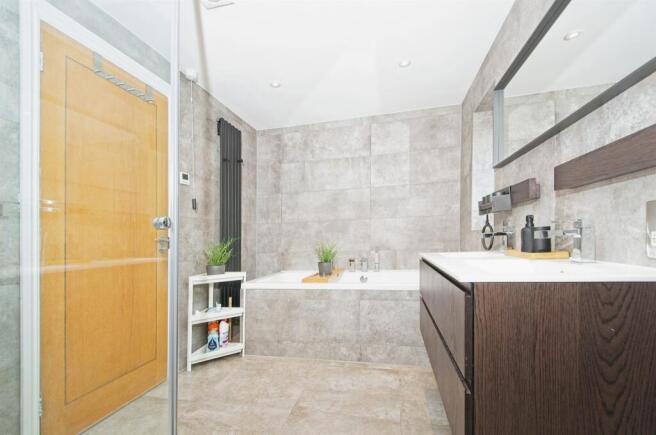 En-suite Bathroom