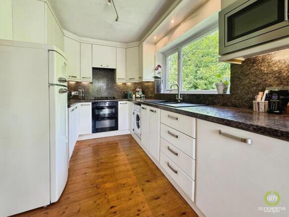 3 bed Semi-Detached for sale Image 5