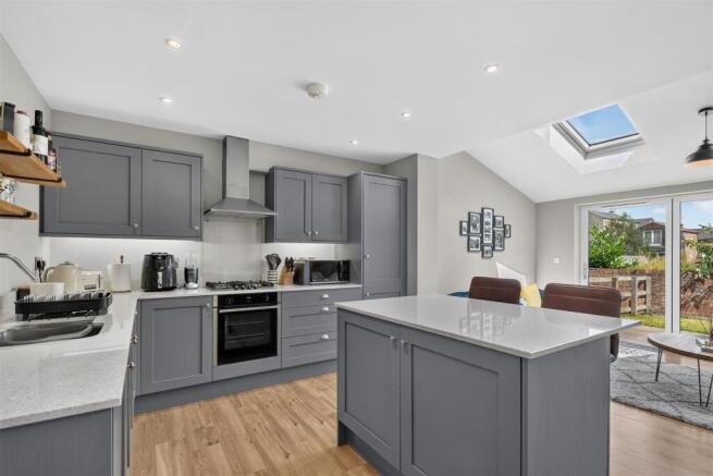 3 bed Terraced for sale Image 4