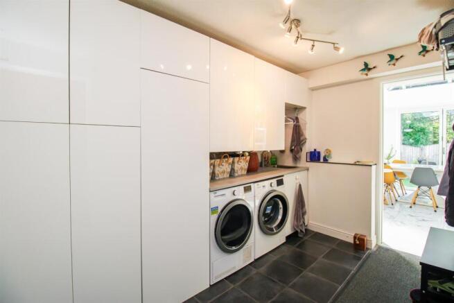 4 bed House for sale Image 5