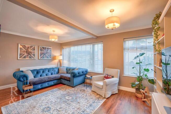 7 Chilturn Rise (16).jpg