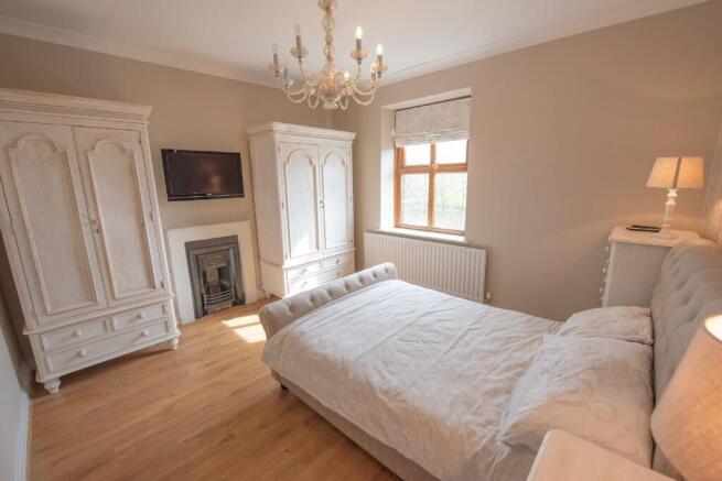 4 bed Cottage for sale Image 9
