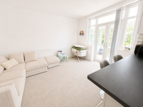 3 bed Semi-Detached for sale Image 4