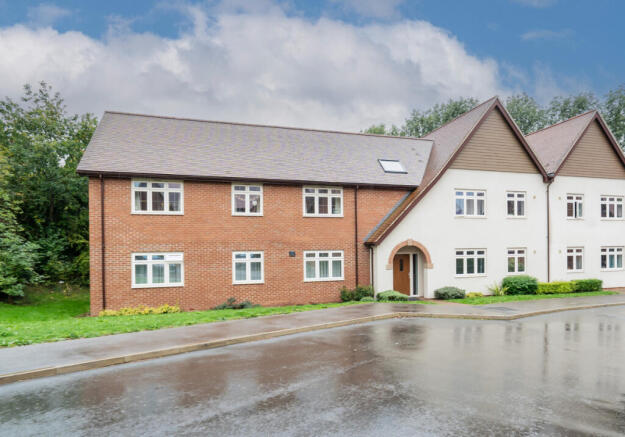 Greenford Crescent, Monkston Park, Milton Keynes, MK10 photo 4