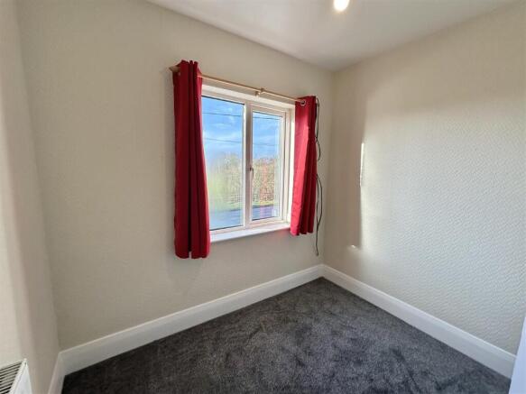3 bed Semi-Detached to rent Image 8