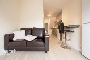 Basement Flat, 45, Bayswater Road, Plymouth PL1 5BU