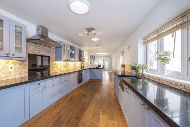 Kitchen / Brea...