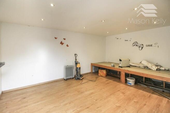 GARDEN ROOM