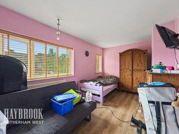 3 bed Terraced for sale Image 9