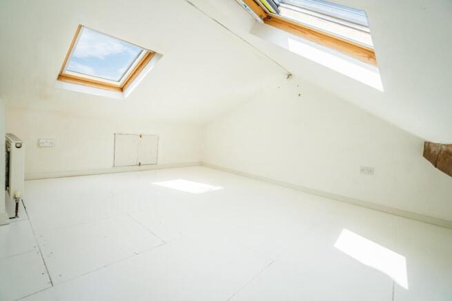3 bed Terraced for sale Image 12