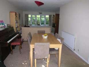 LOUNGE/DINER: