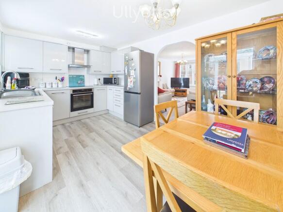 3 bed Semi-Detached for sale Image 5