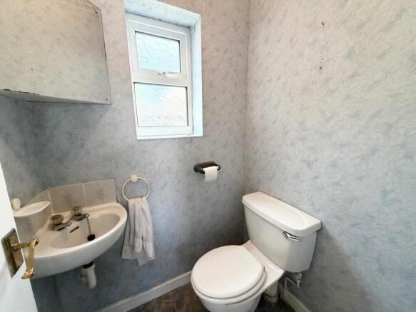 4 bed Semi-Detached for sale Image 7
