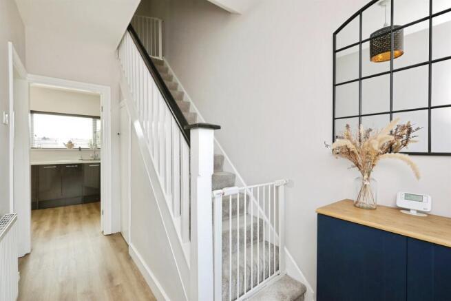 3 bed Semi-Detached for sale Image 6