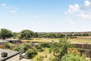 79, Downsway, Brighton BN42 4WE