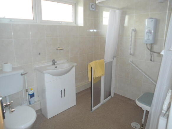 SHOWER ROOM