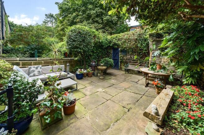 3 bed Terraced to rent Image 12