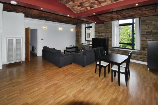 2 bed Apartment to rent Image 6