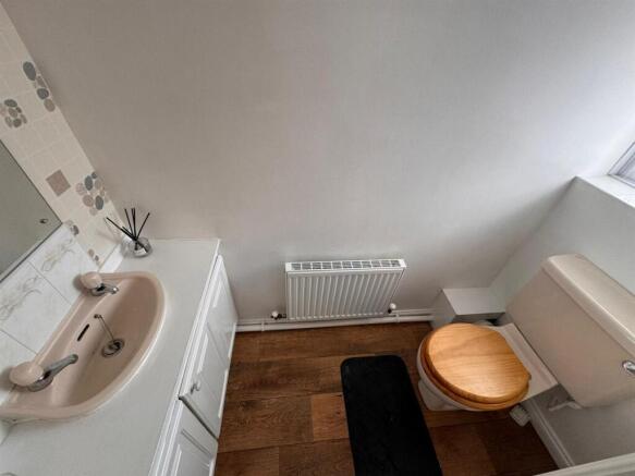 3 bed House to rent Image 9
