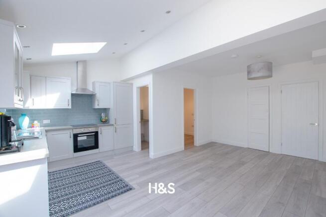 86 Slater Road - kitchen2.jpg