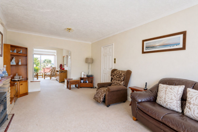 3 bed Bungalow for sale Image 4