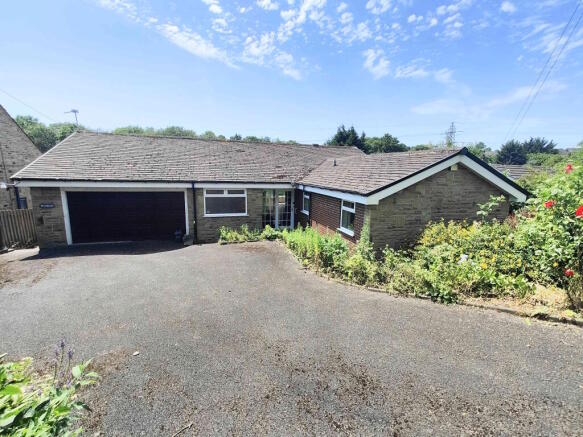 4 bed Detached Bungalow for sale Image 3