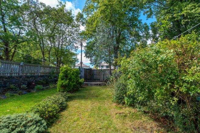 2 bed Terraced to rent Image 12