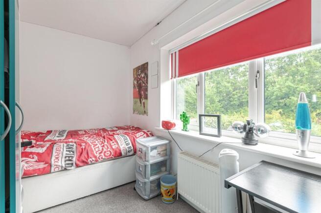 5 bed Detached for sale Image 12